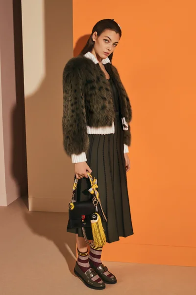 Look 10